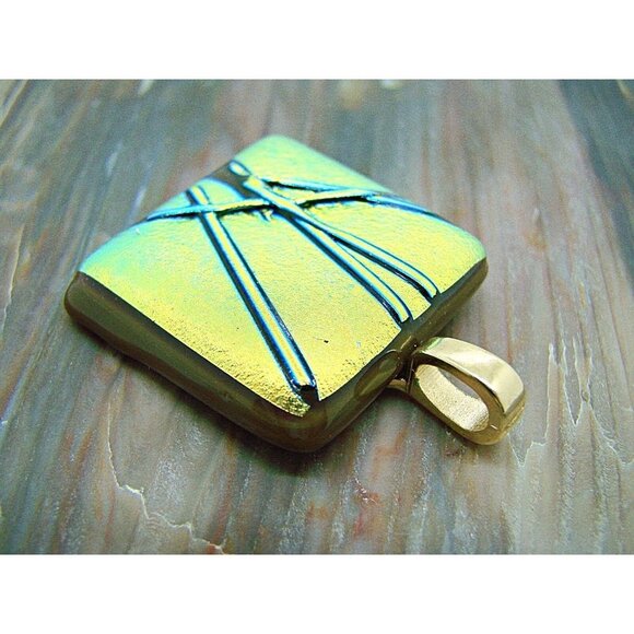 Square Shape Opaque Pendant Raised 3d Geo Design Graphic Resin Gold Tone Charm - Picture 3 of 9